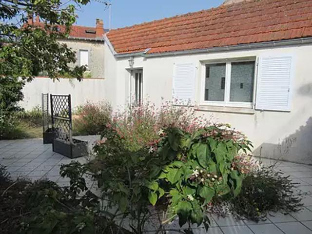 La Rochelle 17000 Location maison 1 pièce t1 au dernier étage