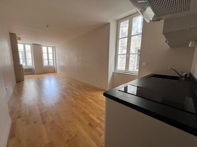 LA ROCHELLE, rue des Merciers agréable appartement de 29,50