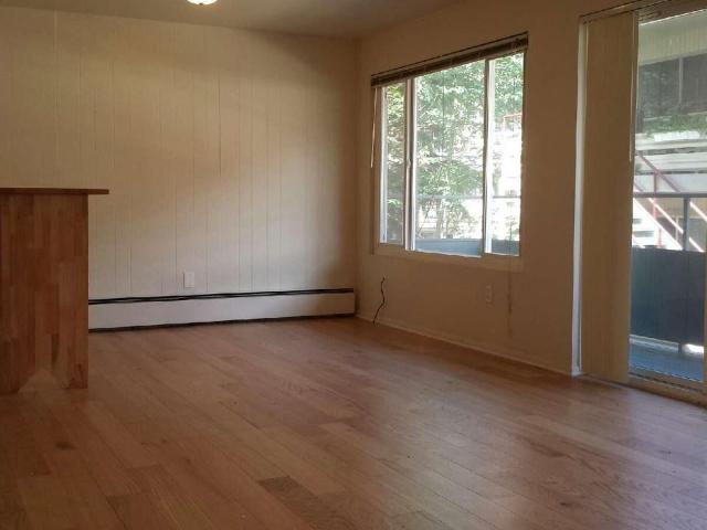 La Rochelle Studio Apartment for Rent at 1821 Harvard Ave, Seattle, WA 98122 Broadway