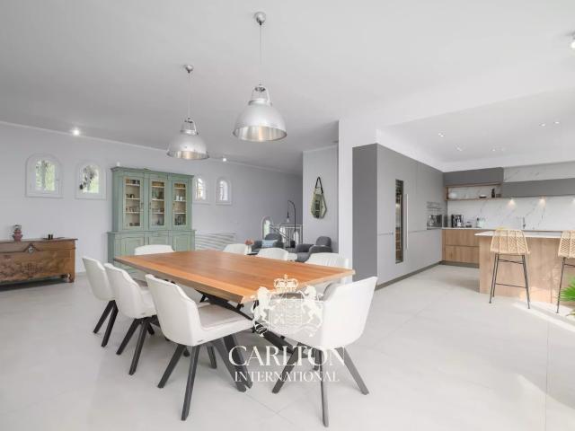 LA ROQUETTE SUR SIAGNE Belle propriété vue mer dans voie p. 258m² La Roquette sur Siagne