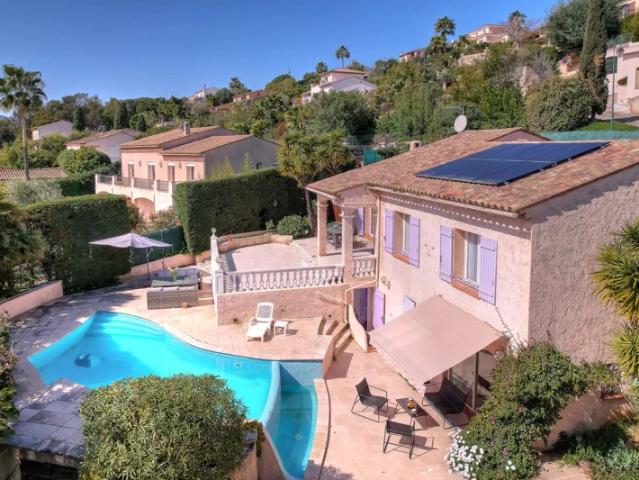 LA ROQUETTE SUR SIAGNE – Havre de Paix Provençal avec Piscine & Prestations d'Exception