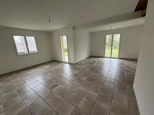 La Rouquette 12200 Achat / Vente maison 4 pièces t4 au dernier étage parking