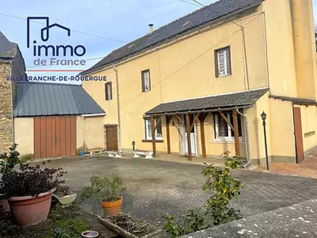 La Salvetat Peyralès 12440 Achat / Vente maison 7 pièces t7 au dernier étage jardin