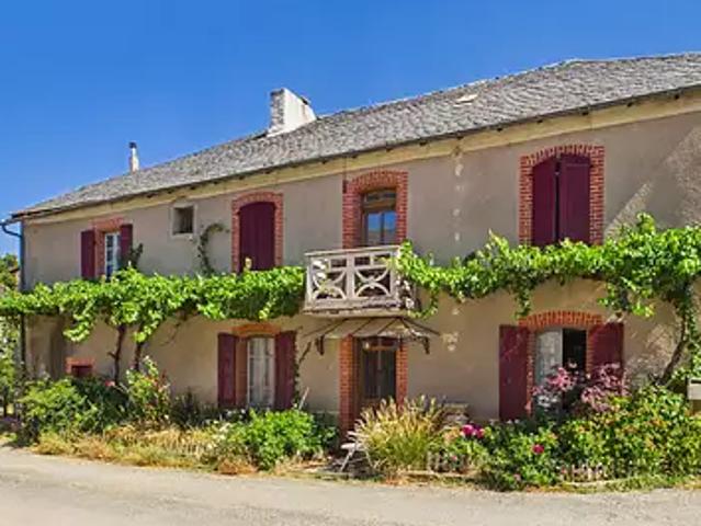 La Salvetat Peyralès 12440 Achat / Vente maison 8 pièces t8 cave balcon