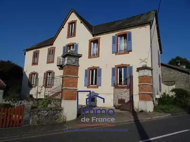 La Salvetat Peyralès 12440 Achat / Vente maison 9 pièces t9 jardin cave