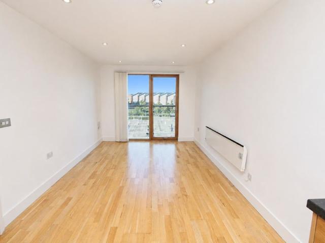 La Salle, Leeds City Centre, LS10 1NH