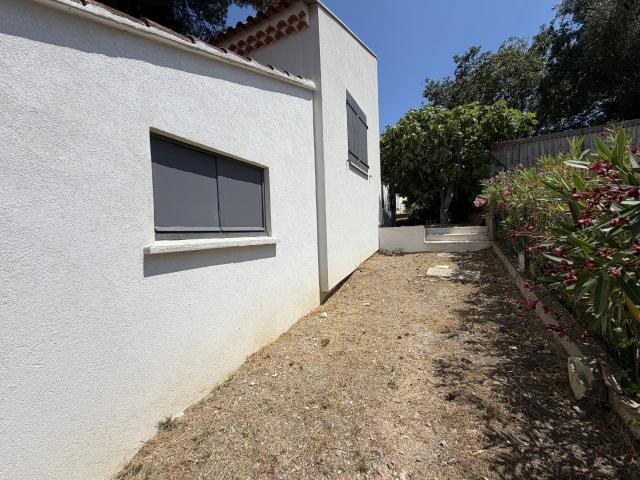 LA SEYNE SUR MER MAISON INDIVIDUELLE AVEC VUE DÉGAGÉE, GARAGE ET DÉPENDANCE