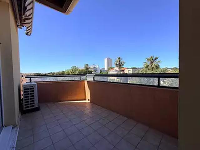 La Seyne sur Mer 83500 Achat / Vente appartement 3 pièces t3 au dernier étage terrasse