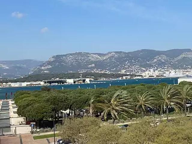 La Seyne sur Mer 83500 Achat / Vente appartement 3 pièces t3 au dernier étage terrasse