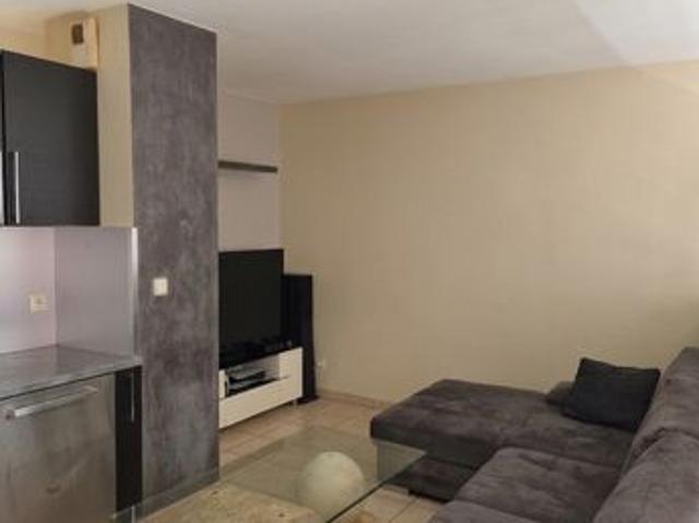 La soie Grand T1 bis avec garage et balcon