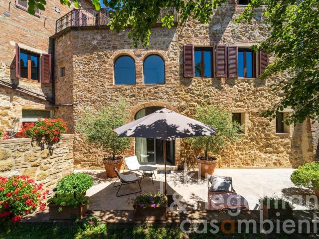 La storia incontra il design – Proprietà unica con giardino. 226m² Trequanda