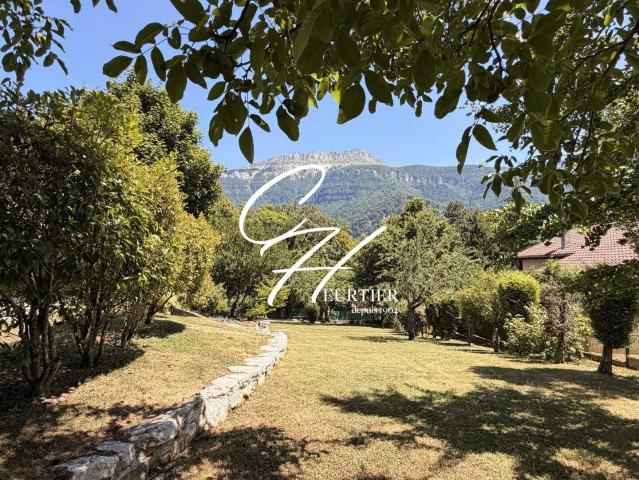 LA SURE EN CHARTREUSE VILLA T5 PISCINE