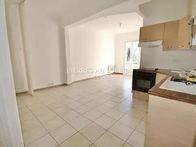 Lamalou les Bains 34240 Location appartement 1 pièce t1 au dernier étage parking