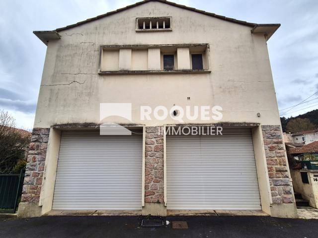 LAMALOU LES BAINS à vendre center ville Immeuble de 2 appartements T2 et T4