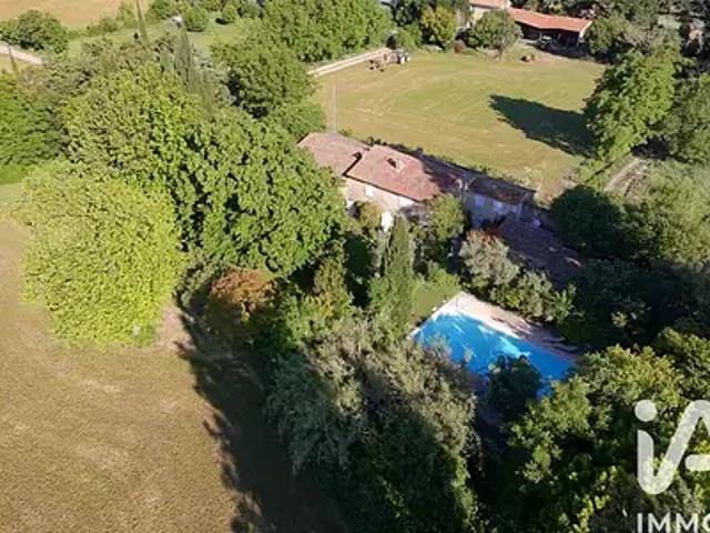 Lamanon 13113 Achat / Vente maison 13 pièces t13 piscine terrasse