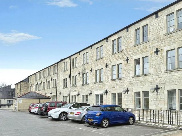 Lamb Yard, Bradford On Avon 2 bed apartment to rent £1,300 pcm £300 pw