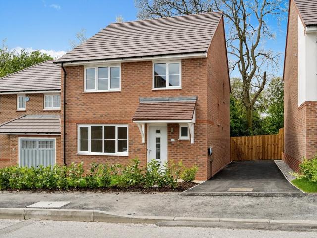 Lambert Meadow, Manchester M29 4 bed detached house to rent £1,900 pcm £438 pw