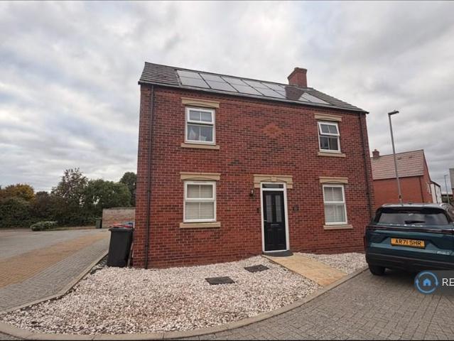 Lambert Court, Newport Pagnell, MK16 3 bed detached house to rent £1,800 pcm £415 pw