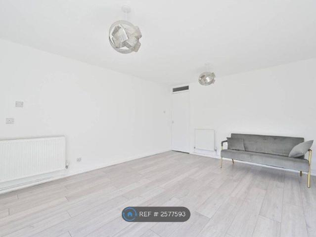 Lambert Court, Bushey WD23, 1 bed flat to rent, £1,300 pcm | PrimeLocation