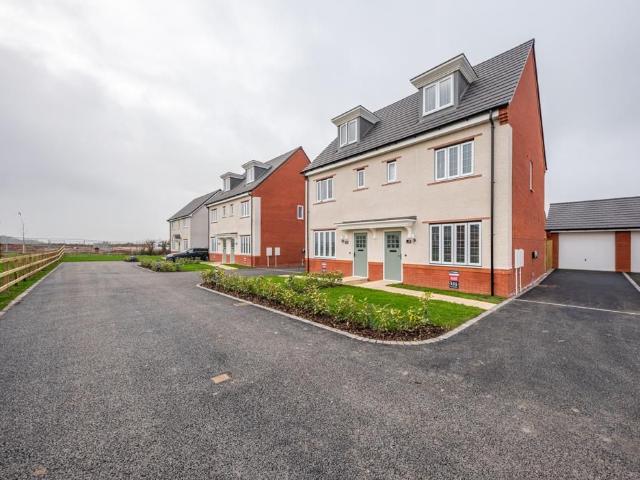 Lambert Gardens, Bunny Lane, Keyworth, Nottingham NG12, 3 bed town house to rent, £1,350 pcm | PrimeLocation