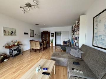 Lambert Immobilien*Gepflegte 3 Zimmer Wohnung mit schönem Balkon und zwei TG Plätzen in Eltville