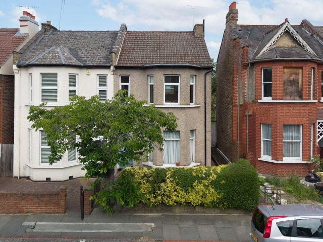 Lambert Road, London N12, 2 bed flat to rent, £1,850 pcm | PrimeLocation