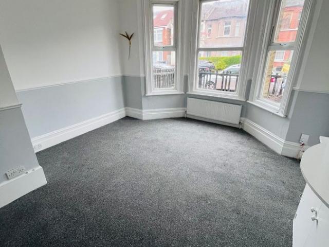 Lambert Road, London N12, 2 bed flat to rent, £2,000 pcm | PrimeLocation
