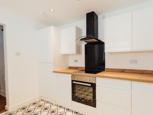 Lambert Street 5 bed house share to rent £1,945 pcm £449 pw