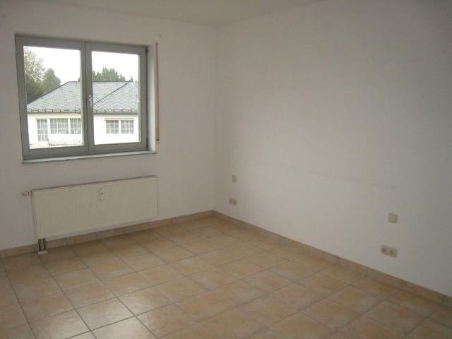 Lambert&Strelow* Moderne 4 ZKBB mit zwei überdachten Stellplätzen in ruhiger Wohnlage von Eltville