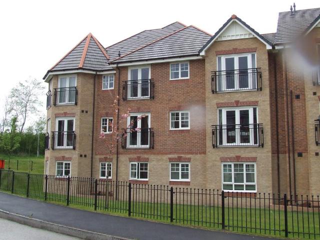 Lamberton Drive, Brymbo, Wrexham LL11 2 bed apartment to rent £800 pcm £185 pw