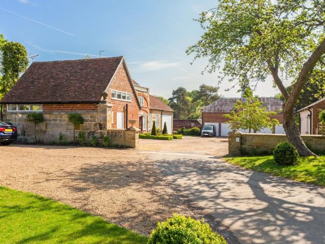 Lamberhurst, Tunbridge Wells TN3, 1 bed cottage to rent, £1,695 pcm | PrimeLocation