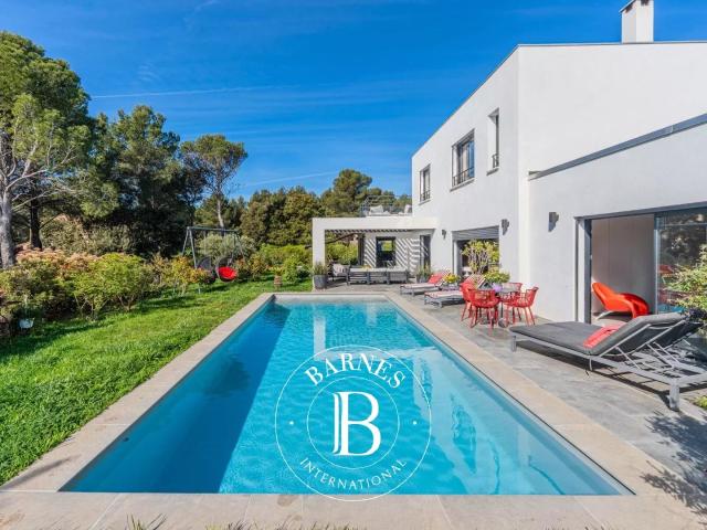 Lambesc Maison Contemporaine 184 m² 3 Chambres Possibi. 184m² Aix en Provence