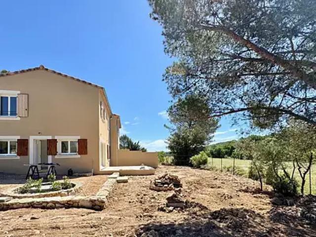 Lambesc 13410 Location maison 4 pièces t4 au dernier étage