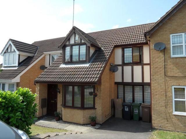 Lambourn Drive, Luton, LU2 3 bed terraced house to rent £1,595 pcm £368 pw