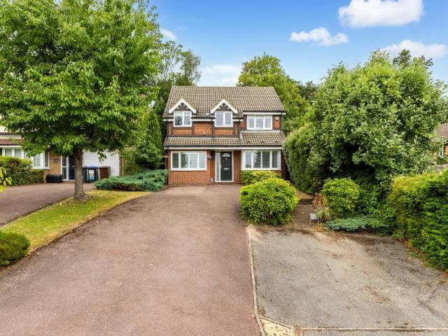 Lambly Hill, Virginia Water, Surrey. 4 bed detached house to rent £3,500 pcm £808 pw