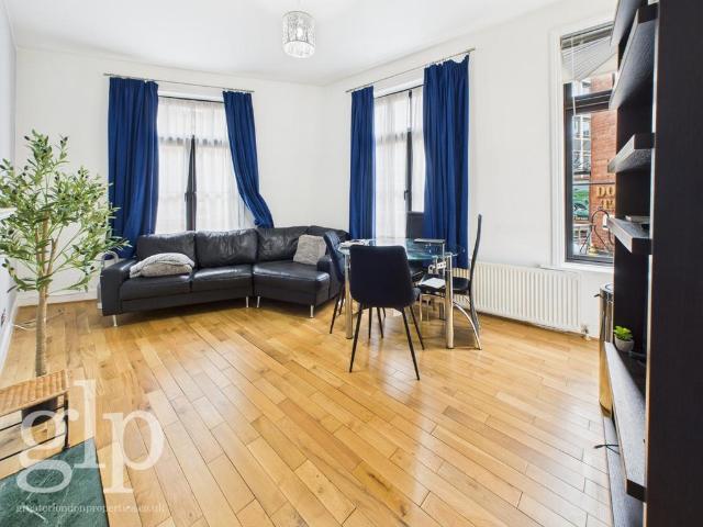 Lamb's Conduit Passage, Bloomsbury, WC1R 1 bed apartment to rent £2,708 pcm £625 pw
