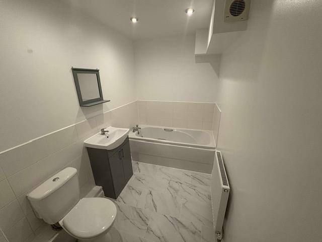 Lambwath Hall Court, Branshome HU7, 2 bed flat to rent, £750 pcm | PrimeLocation
