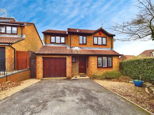 Lamden Way, Burghfield Common, Reading, Berkshire RG7, 4 bed detached house to rent, £2,100 pcm | PrimeLocation