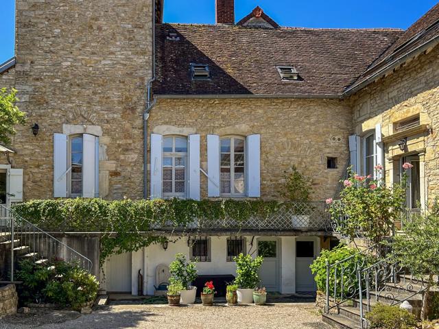 L'âme D'une Demeure Vigneronne 369m² Lons le Saunier
