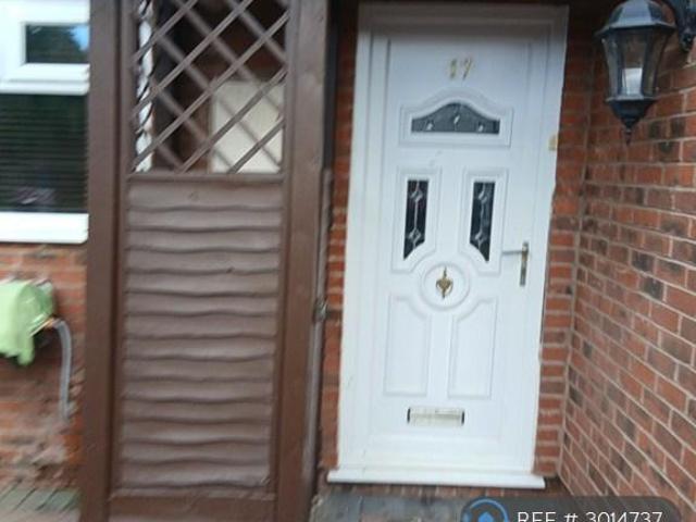 Lamorna Close, Salford, M7 2 bed terraced house to rent £1,075 pcm £248 pw