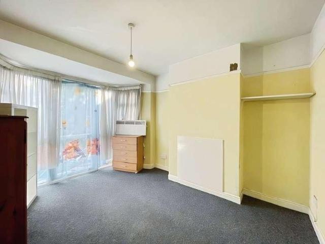 Lamorna Grove, Stanmore, HA7