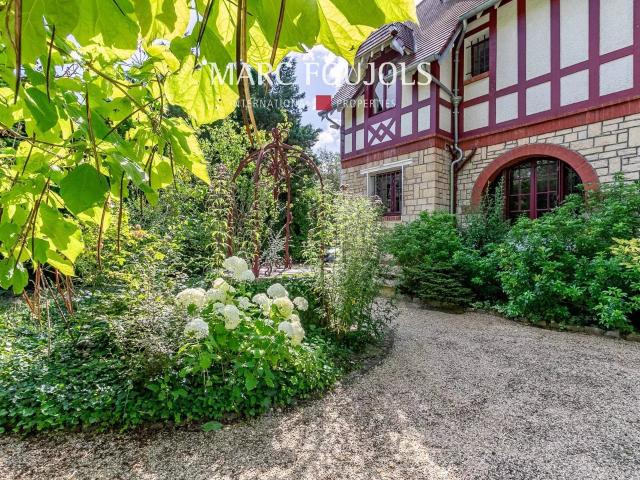 Lamorlaye Propriété ancienne Anglo Normande 237m² Lamorlaye