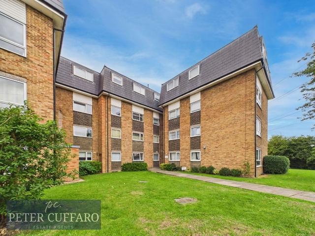 Lampits, Hoddesdon EN11, 2 bed flat to rent, £1,500 pcm | PrimeLocation