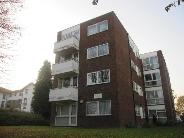 Lampton Road, Hounslow TW3, 2 bed flat to rent, £1,750 pcm | PrimeLocation