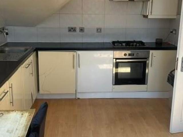 Lampton Road, Hounslow TW3, 2 bed flat to rent, £1,800 pcm | PrimeLocation
