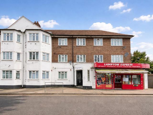 Lampton Road, Hounslow TW3, 2 bed flat to rent, £1,800 pcm | PrimeLocation