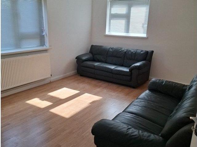 Lampton Road, Hounslow TW3, 2 bed flat to rent, £1,800 pcm | PrimeLocation