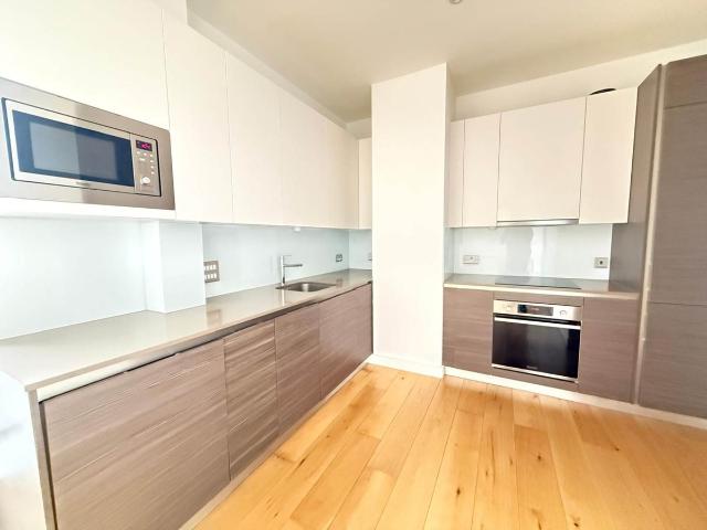 Lampton Road, Hounslow TW3, 2 bed flat to rent, £2,100 pcm | PrimeLocation