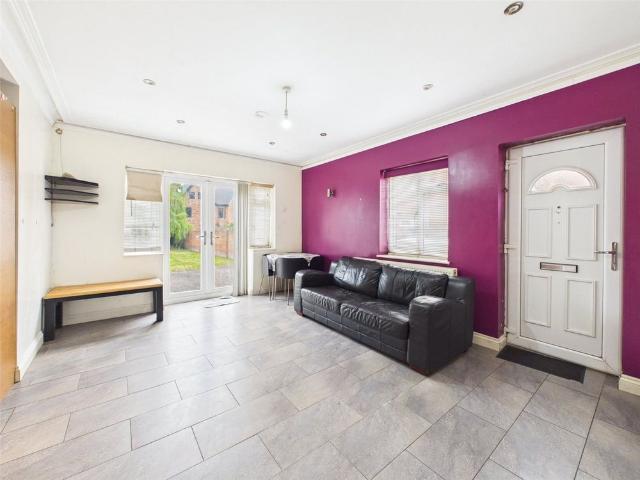 Lampton Road, Hounslow, TW3