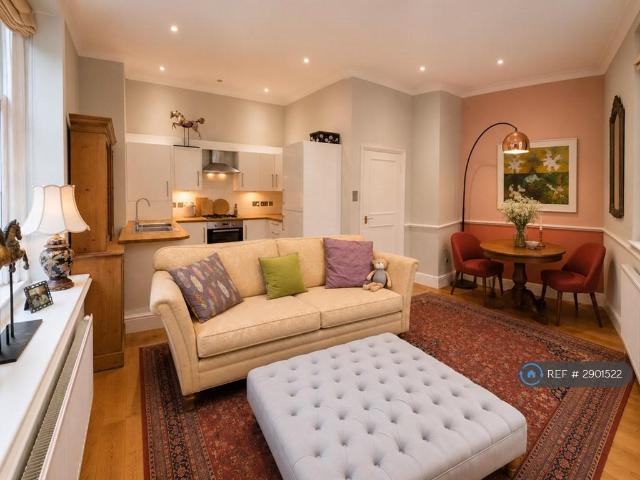 Lantern House, London, SE18 1 bed flat to rent £1,795 pcm £414 pw